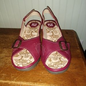 Yaga Fly London sandals